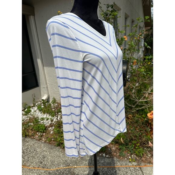 Chico’s Lightweight Long Sleeve Shirt Size 1 (US 8)  - White with Blue Stripes - Picture 3 of 6